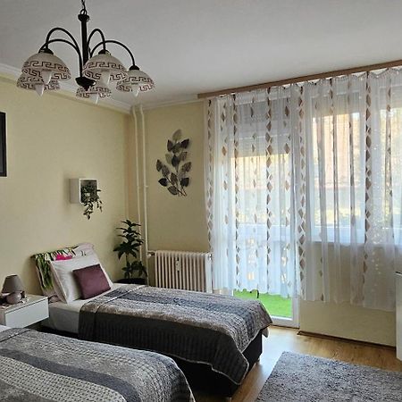 Anna Gyoengye Apartman Debrecen Exterior photo