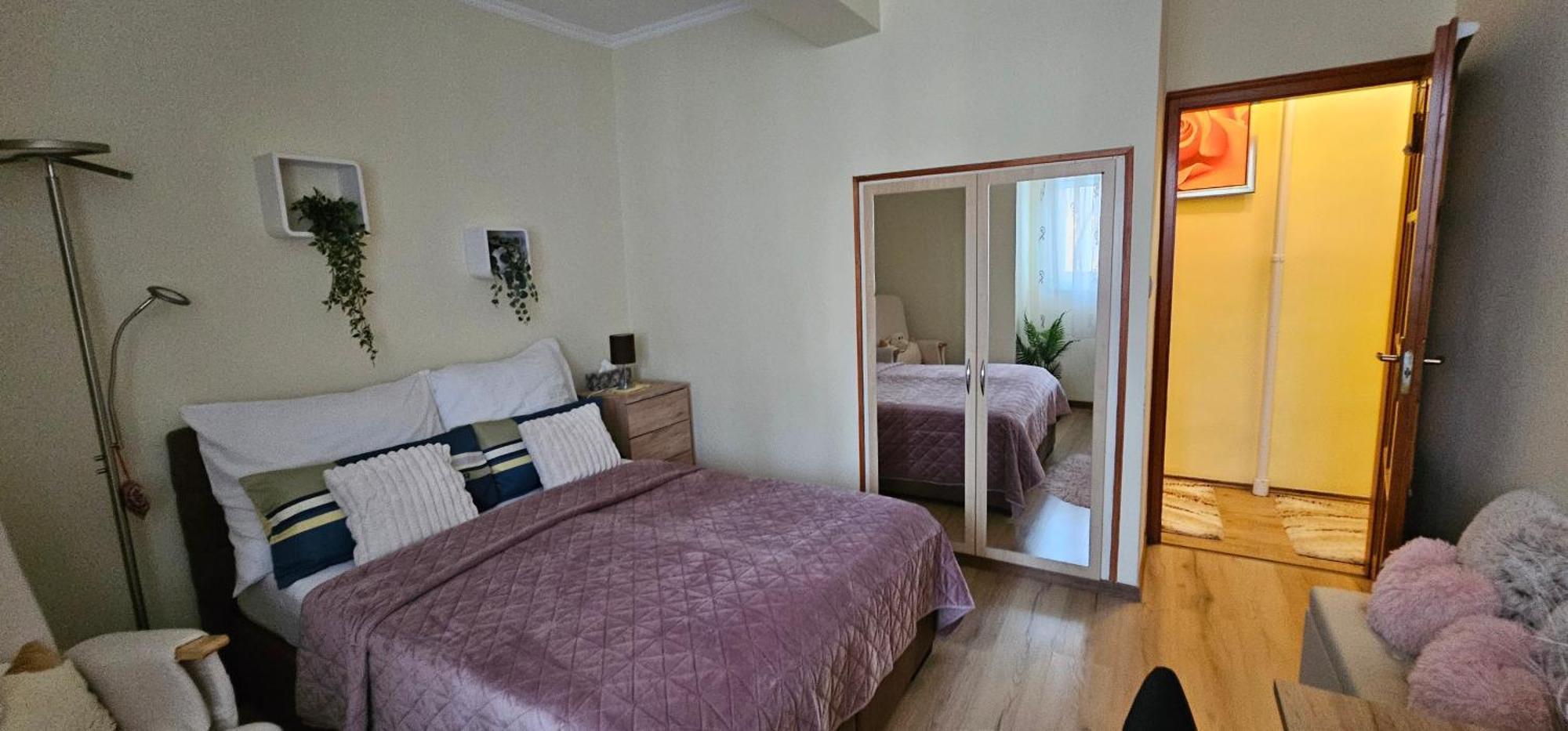 Anna Gyoengye Apartman Debrecen Exterior photo
