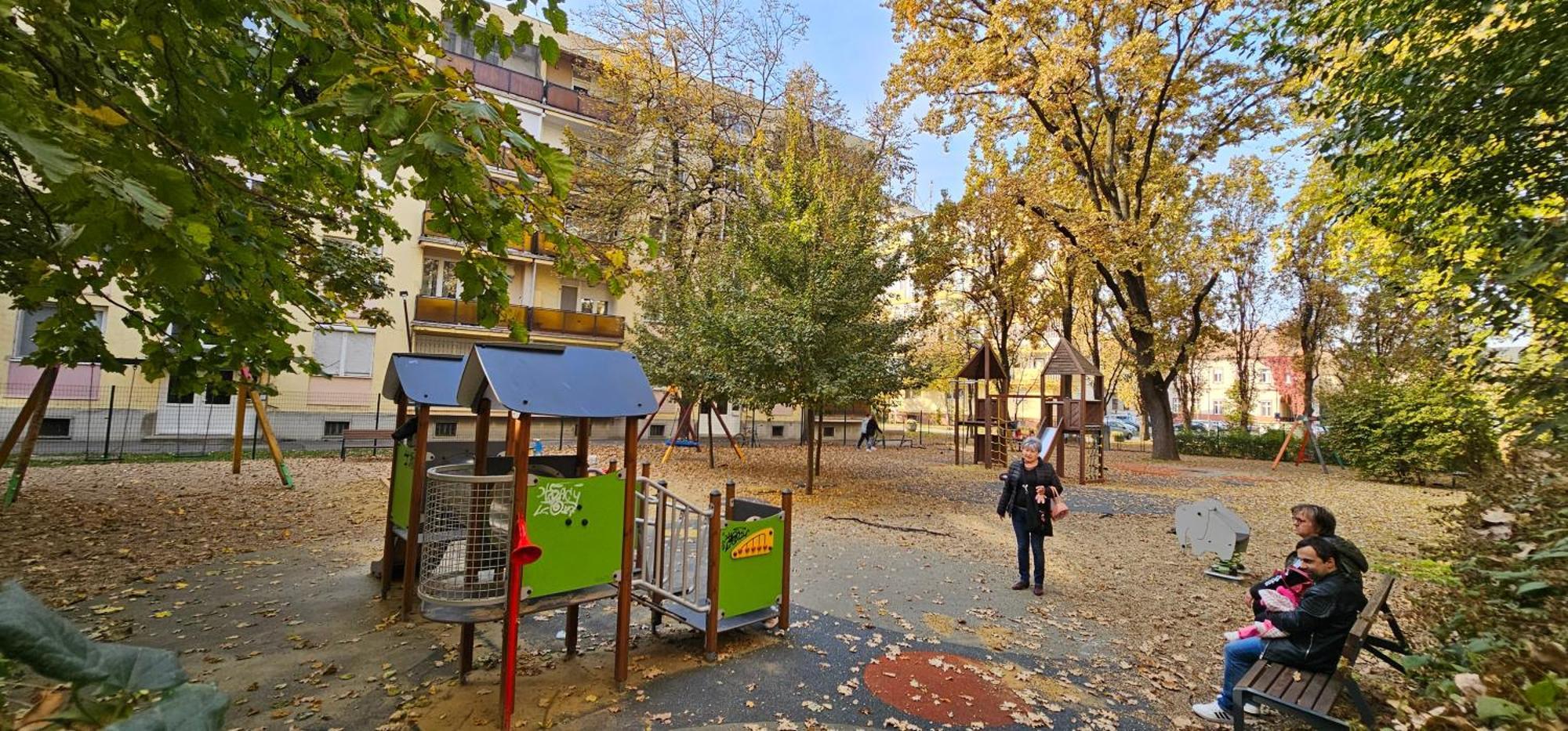 Anna Gyoengye Apartman Debrecen Exterior photo